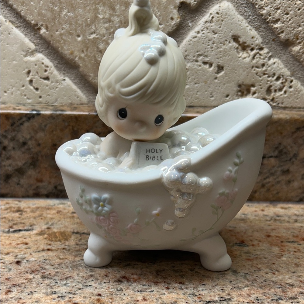 Precious Moments by Enesco “He Cleansed My Soul” bathtub figurine